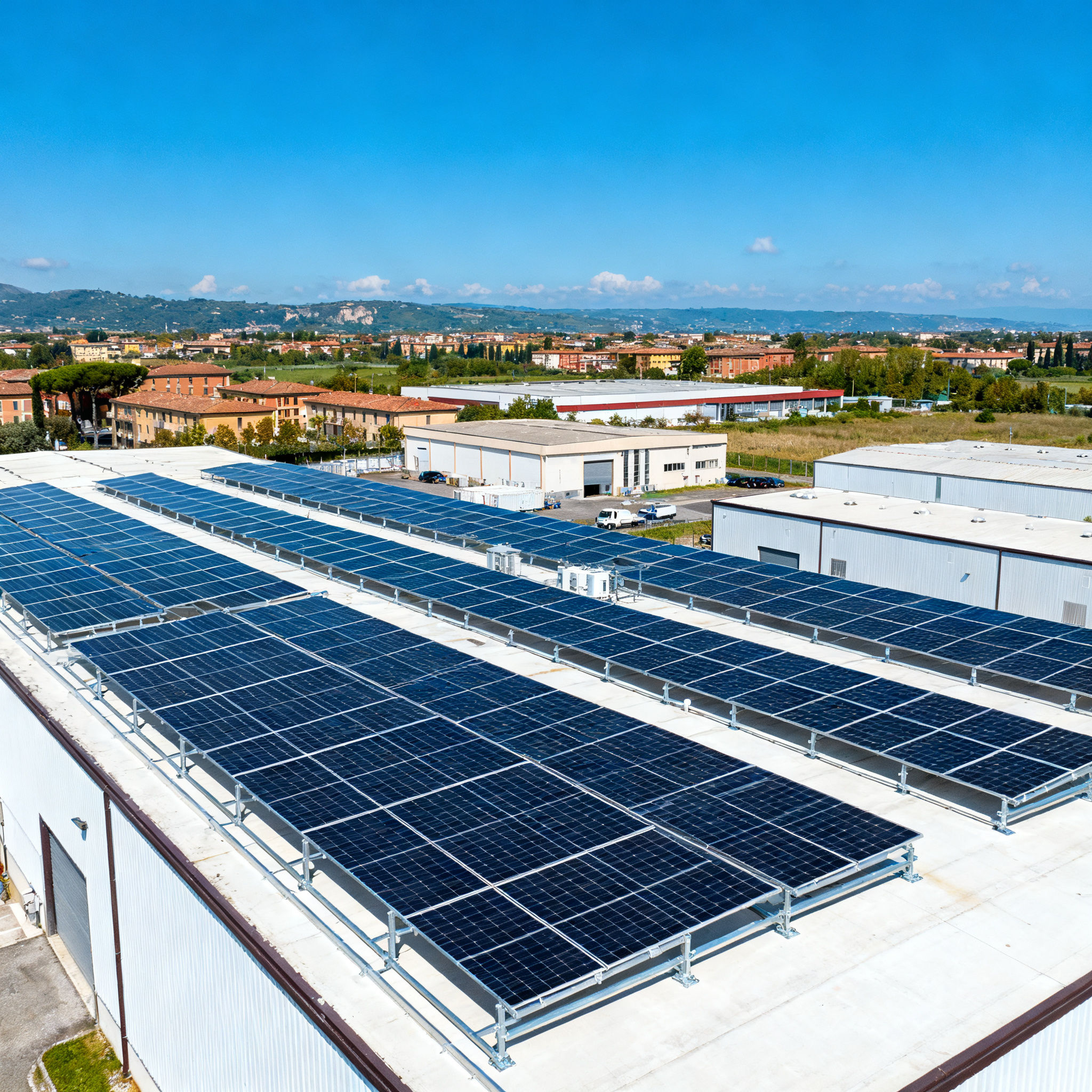 Pannelli solari Malafede Roma - Impianto fotovoltaico industriale su capannone commerciale
